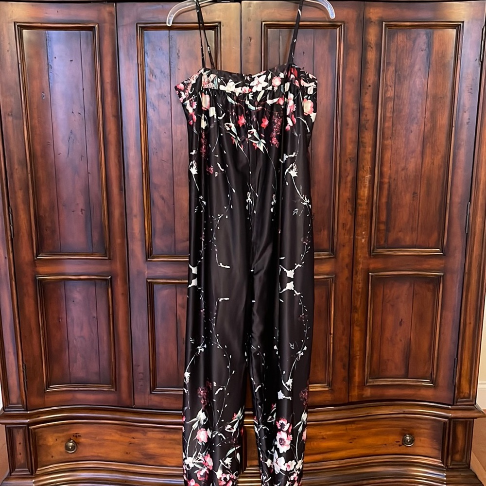 Beautiful Urban outfitters jumpsuit ! Size medium - gently used